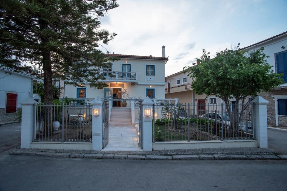 Property building, Day, Street view