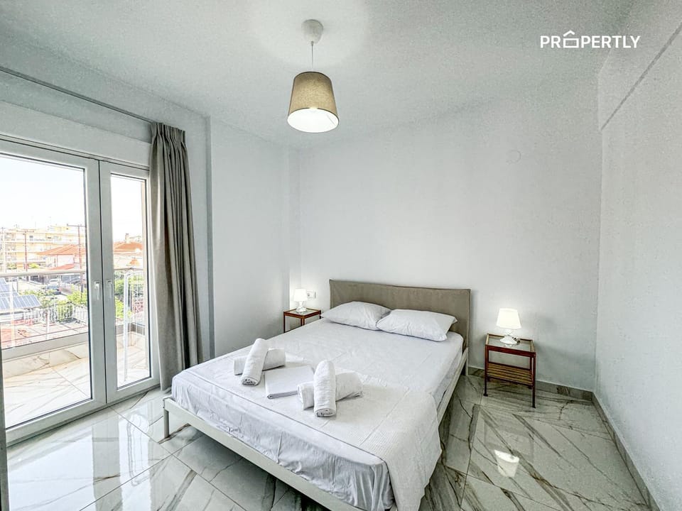 Bed, Balcony/Terrace, Bedroom