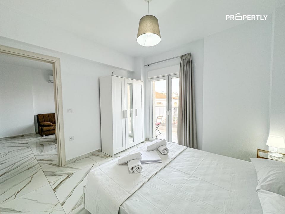 Bed, Photo of the whole room, Bedroom, wardrobe