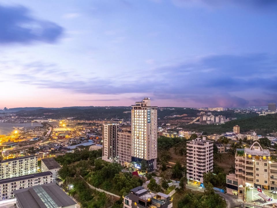 Property building, Bird's eye view, City view