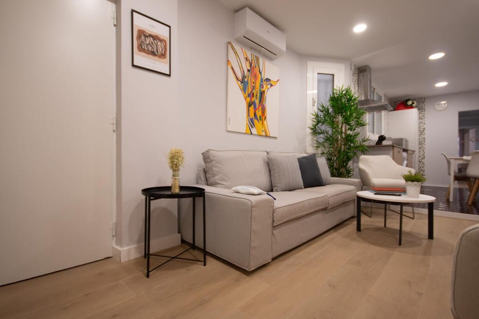 Living room, Seating area, air conditioner