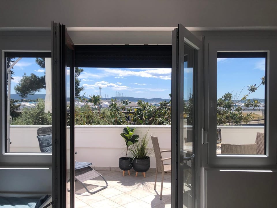 Patio, View (from property/room), Balcony/Terrace