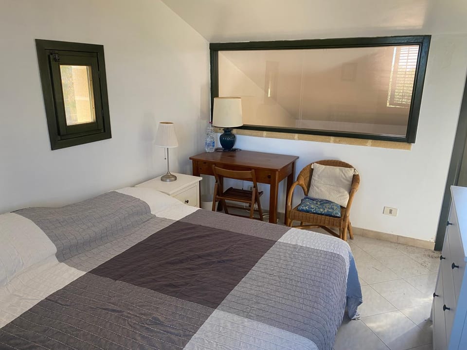 Bed, Photo of the whole room, Bedroom, hair dresser