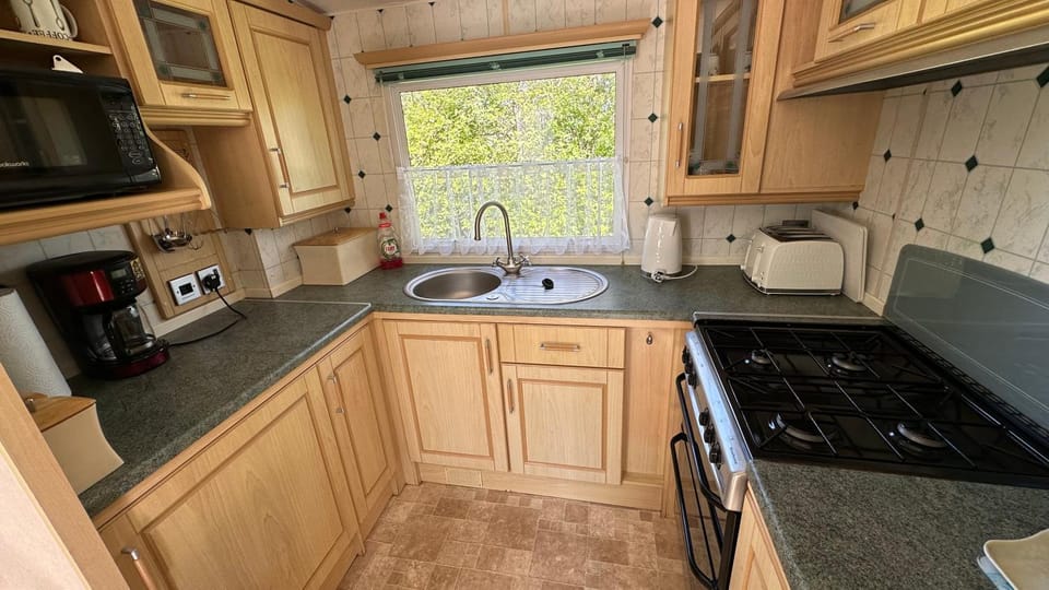 Coffee/tea facilities, minibar, pet friendly, toaster, kitchen