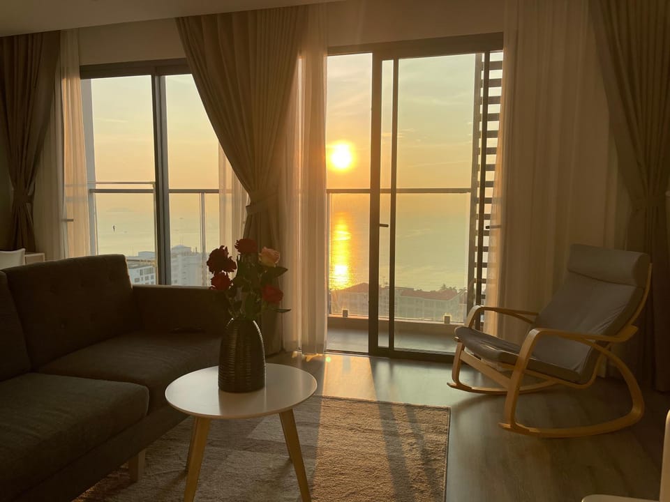 Natural landscape, Living room, Seating area, Sea view, Sunrise, Sunset