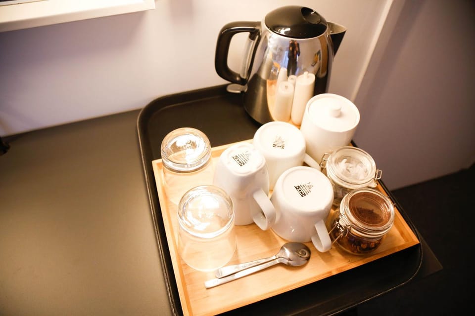 Stylish Rooms 1-Minute Walk to Camden Town Metro, Shops, Cafes, Bars & Restaurants with Shared Bathrooms Vacation rental in London Borough of Islington