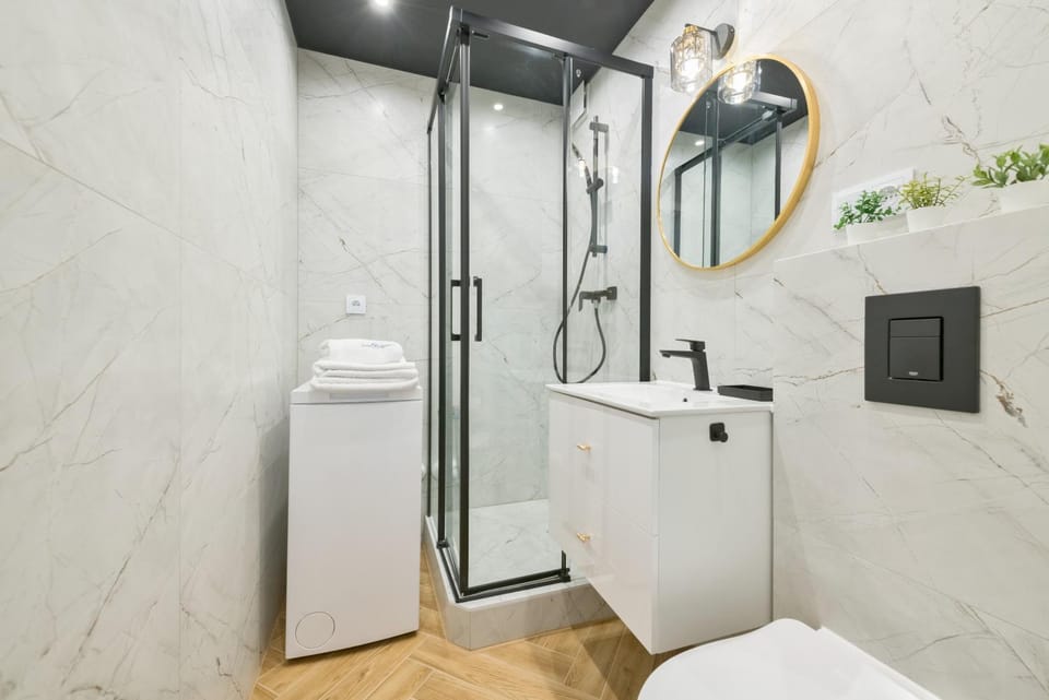 Shower, Bathroom, towels