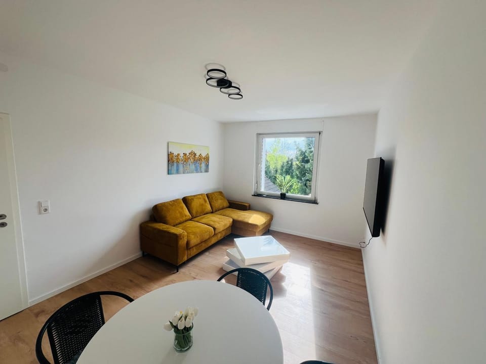 TV and multimedia, Living room, Dining area