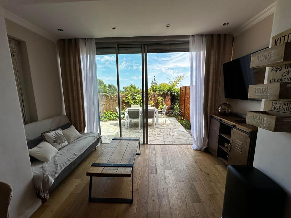 appartement - Mandelieu-la-Napoule Apartment in Mandelieu-La Napoule