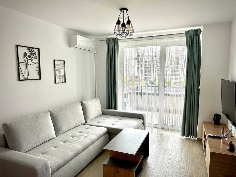 Communal lounge/ TV room, TV and multimedia, Living room, Seating area