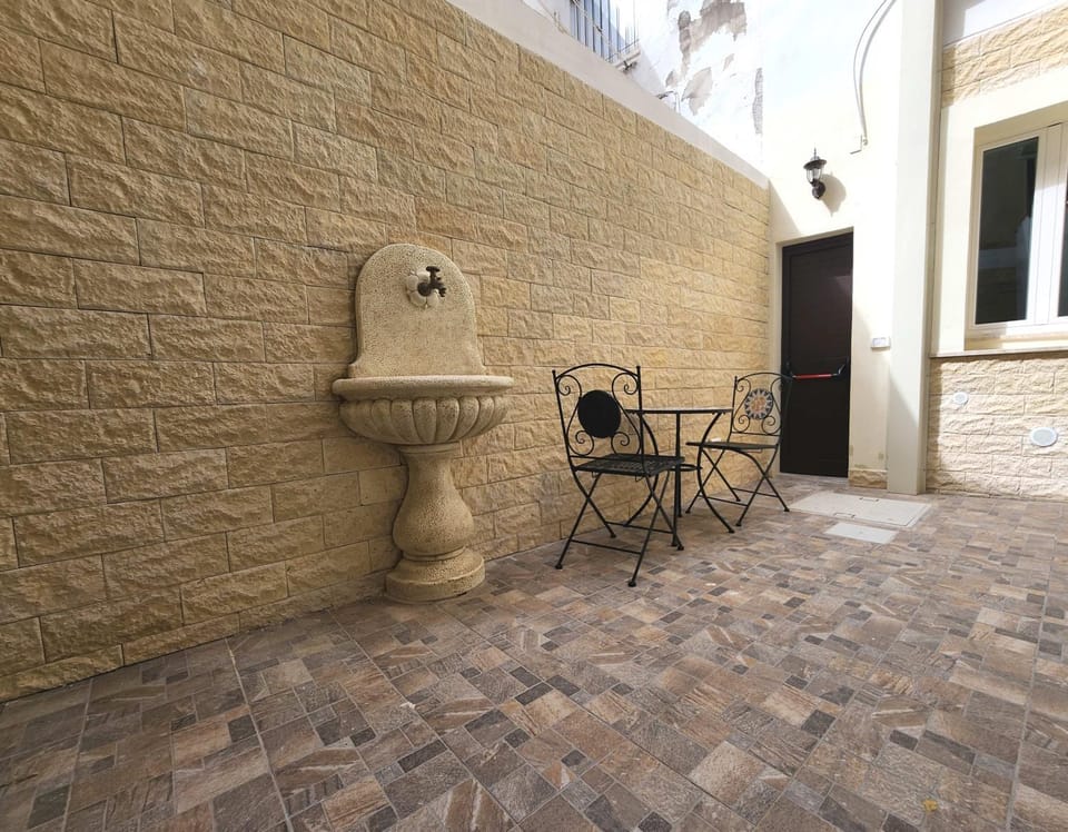 Patio, Day