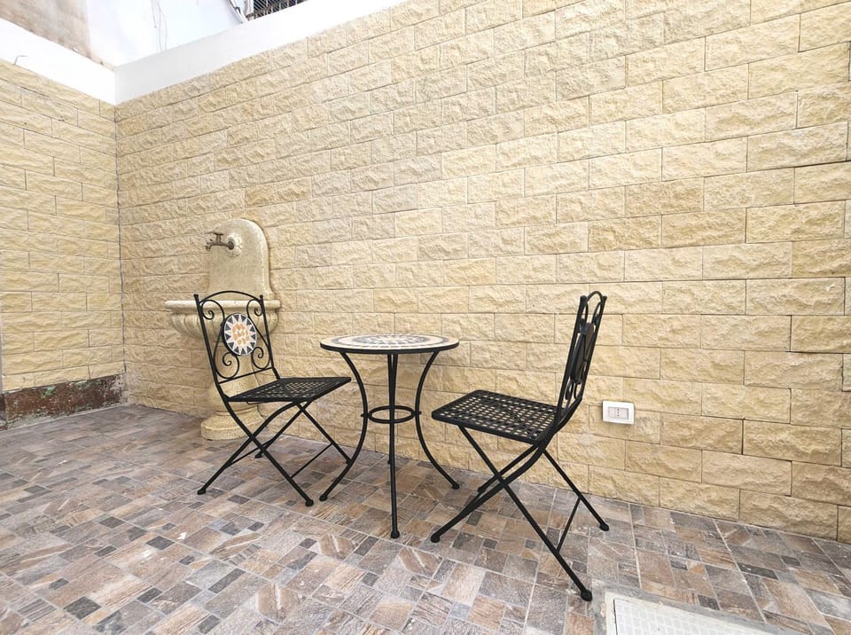 Patio, Dining area