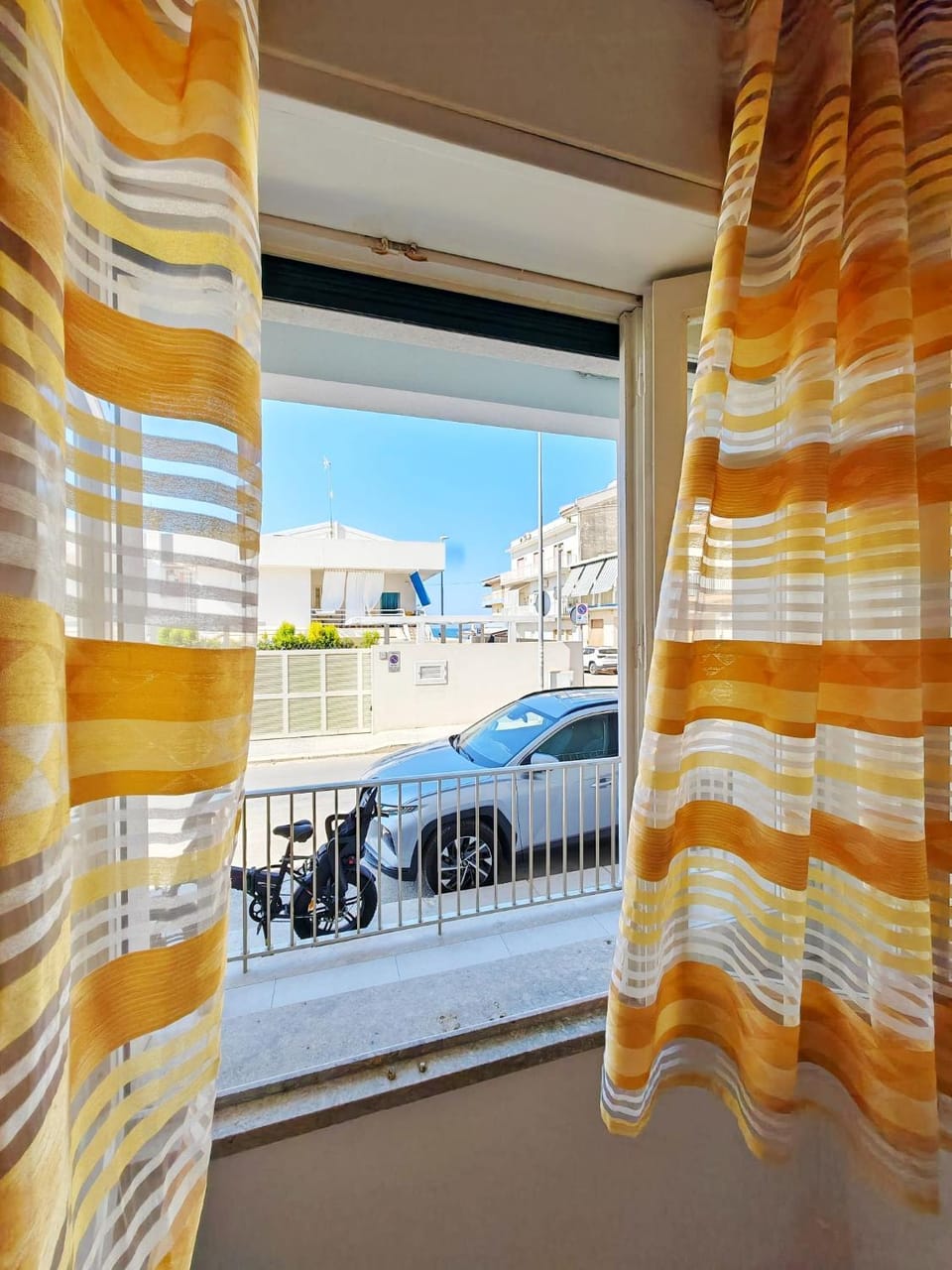 Travelliving •Casa Margarita•, Beachfront Apartment in Marina di Ragusa