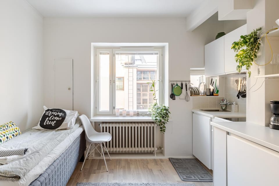 Bed, Kitchen or kitchenette