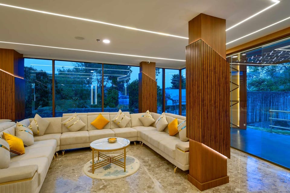 Patio, Lobby or reception, Seating area