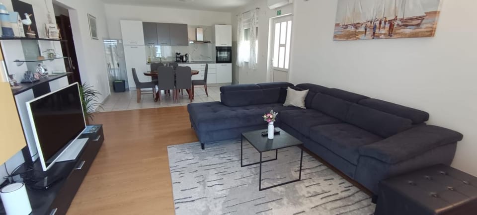 Seaview Relax Apartment, Kastel Gomilica Apartment in Šibenik-Knin County, Croatia