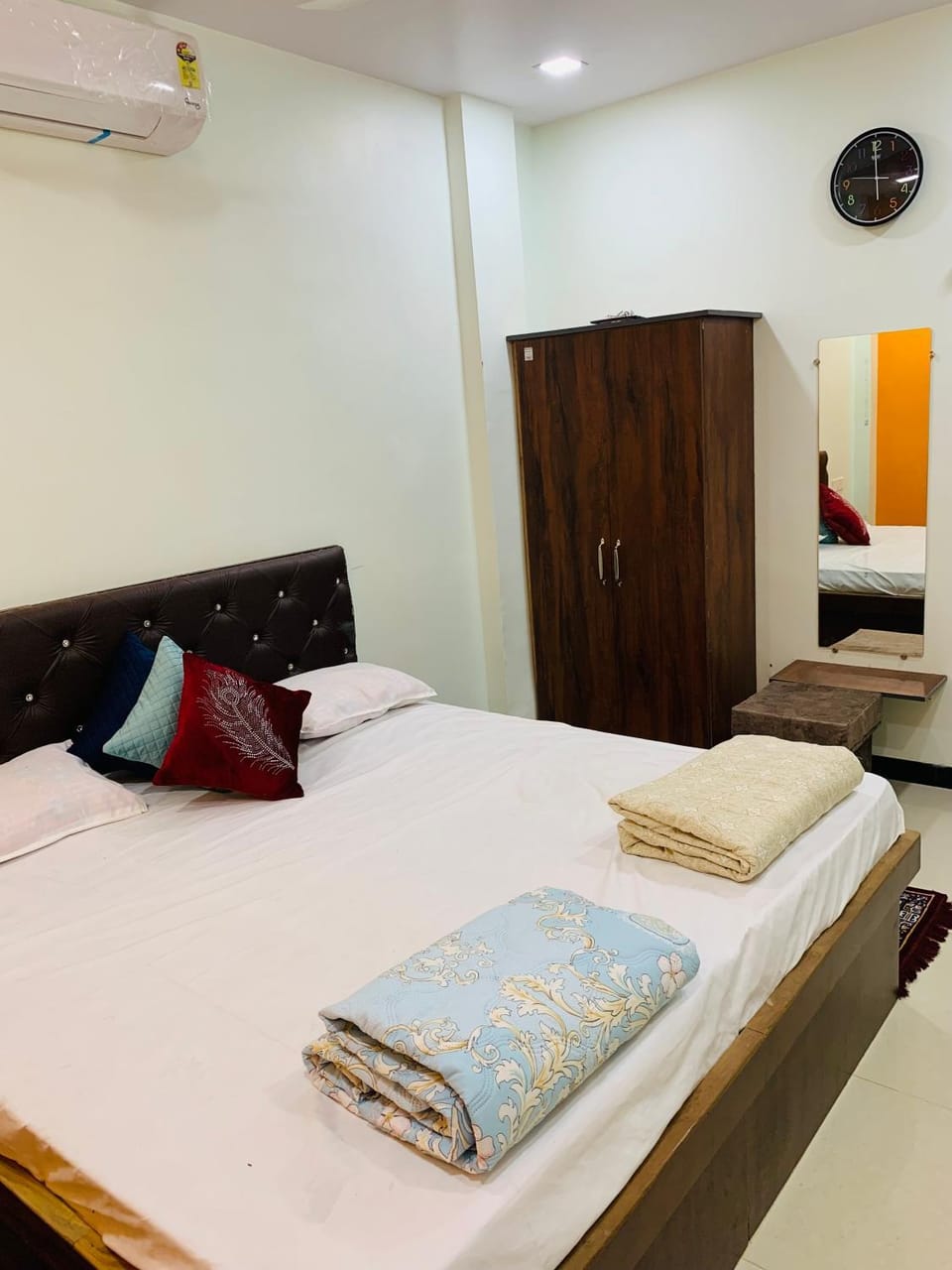 Bed, Bedroom, air conditioner