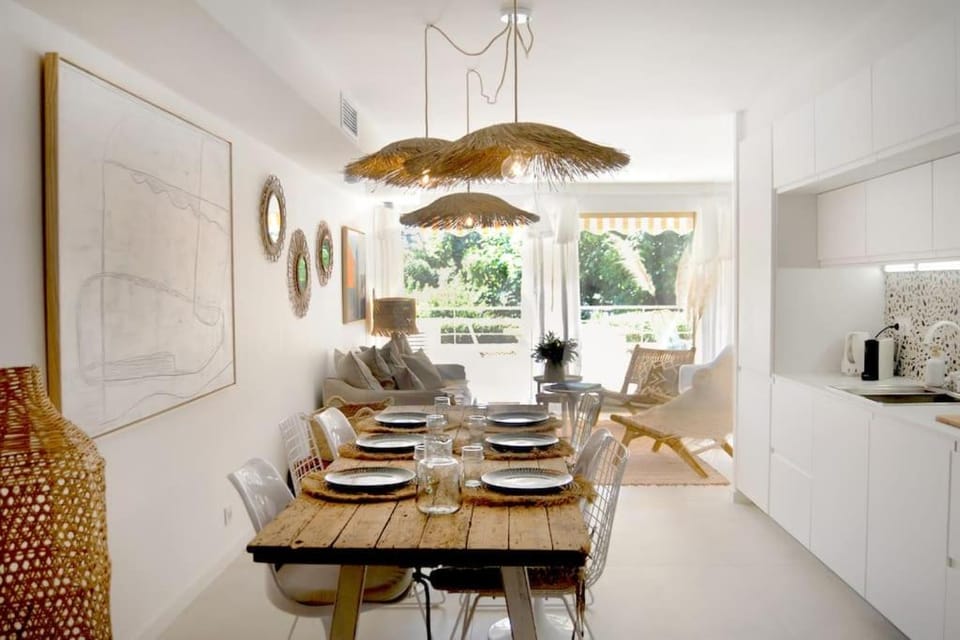 Saint Tropez Superbe appartement rénove 2023 AC centre ville mer 100m Apartment in Saint-Tropez