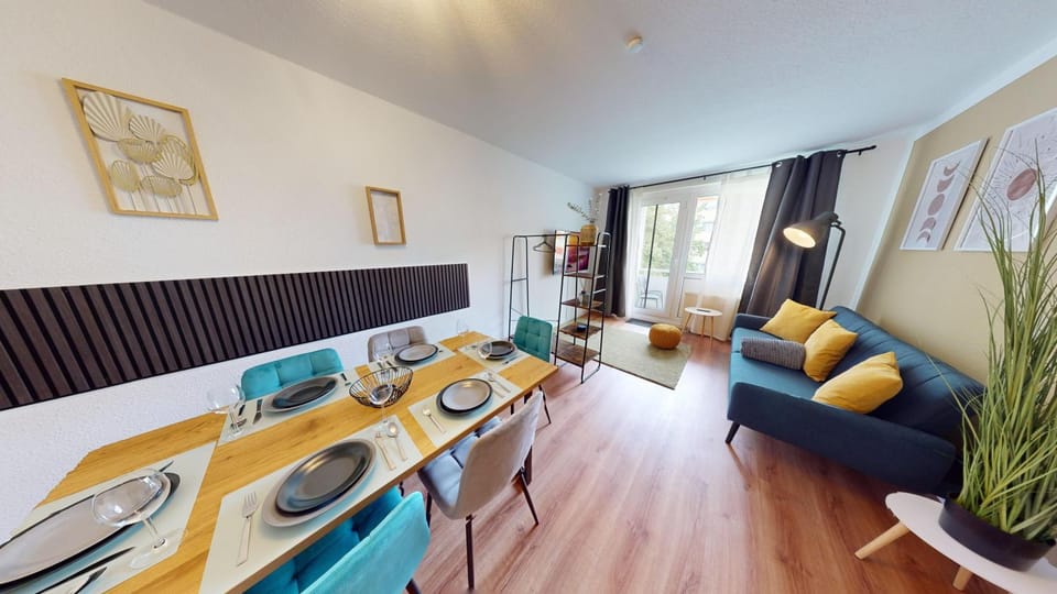 Living room, Dining area, Food, Food