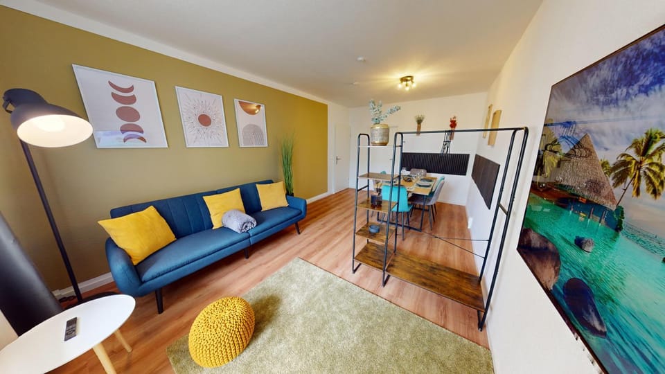 TV and multimedia, Living room, Dining area, Food, Food