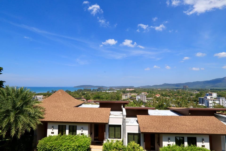 Property building, Day, Natural landscape, Mountain view, Sea view