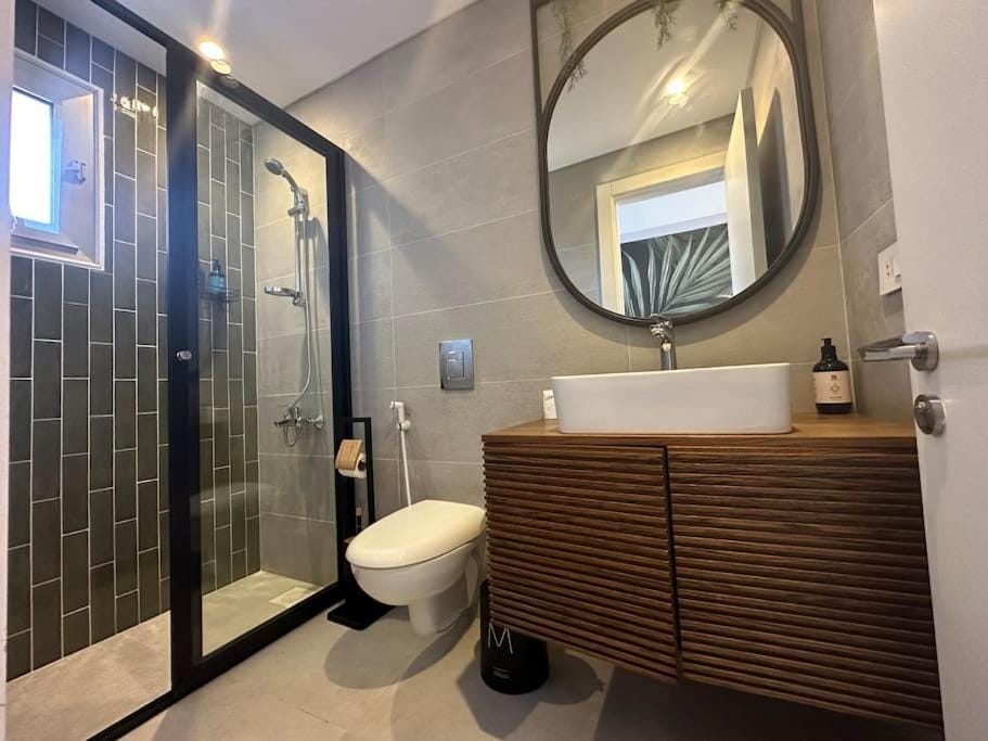 Shower, Toilet, Bathroom