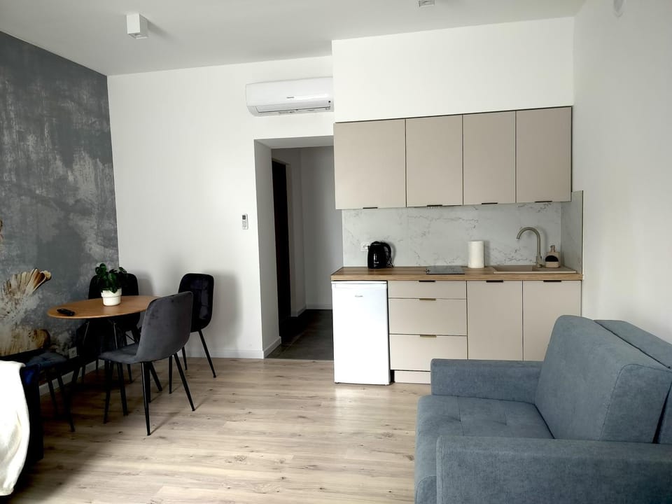 Noclegi Duet House Green Harmony Studio wejście na kod CENTRUM Ptak, Orientarium, Mandoria, Fala, Centrum Zdrowia Matki Polki, bezpłatny parking, klimatyzacja Apartment in Masovian Voivodeship