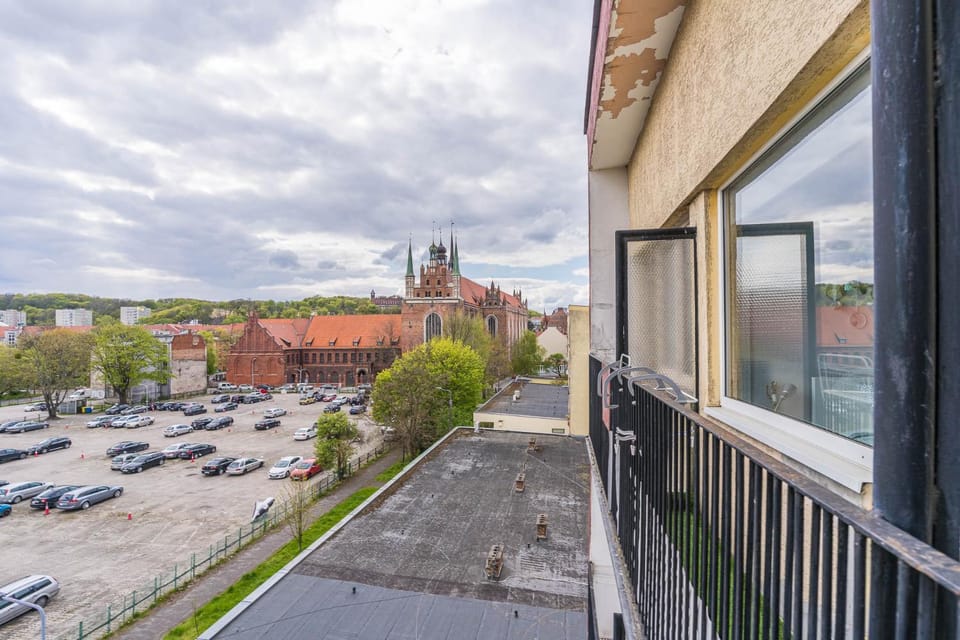 City view, Parking