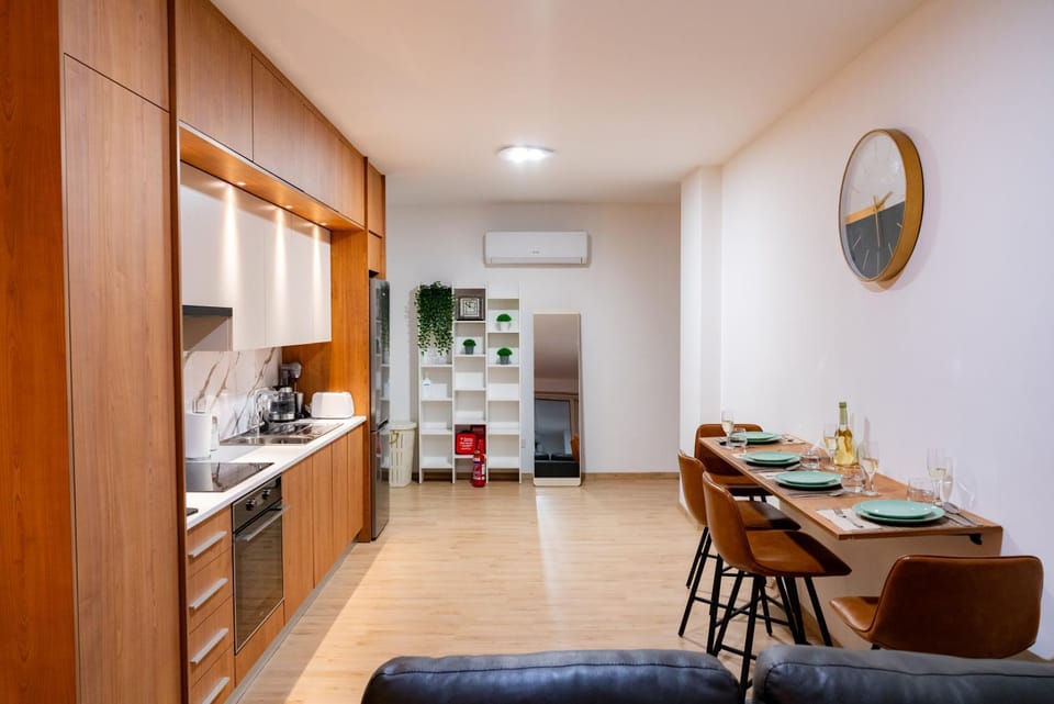 Dining area, kitchen
