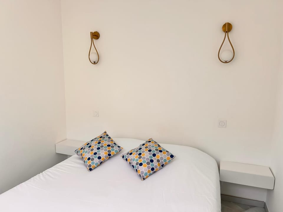 Exception- 6 pers NEUF Hyper centre - Clim Apartment in Saint-Raphael