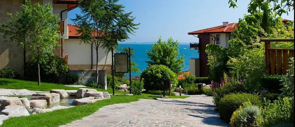 Garden of Eden Studio with Sea View Apartment in Burgas Province