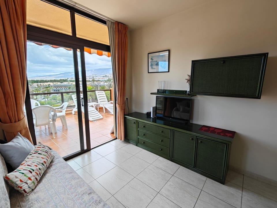 TV and multimedia, View (from property/room), Balcony/Terrace, Living room
