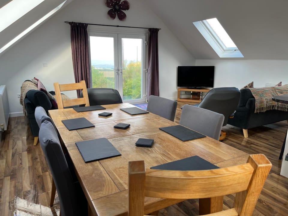 Communal lounge/ TV room, Dining area