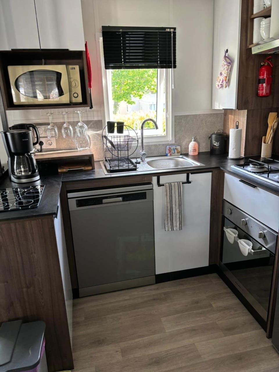 Kitchen or kitchenette, Living room