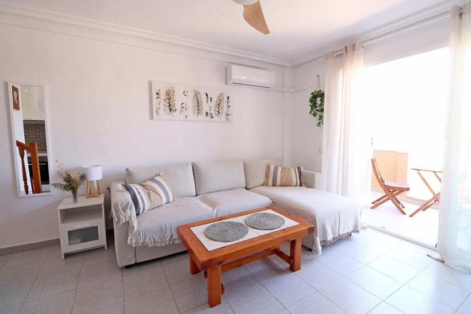 Living room, Seating area, air conditioner
