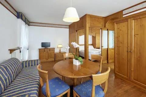 TRE CIME DI LAVAREDO APARTMENT IN THE HOTEL Apartment in Trentino-South Tyrol