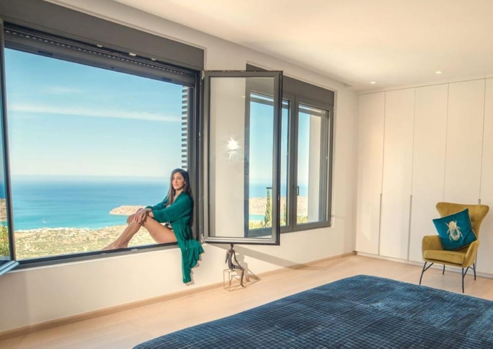 Bed, Bedroom, Sea view