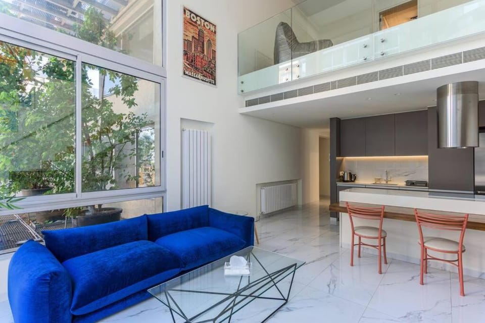 Kitchen or kitchenette, Living room, Dining area