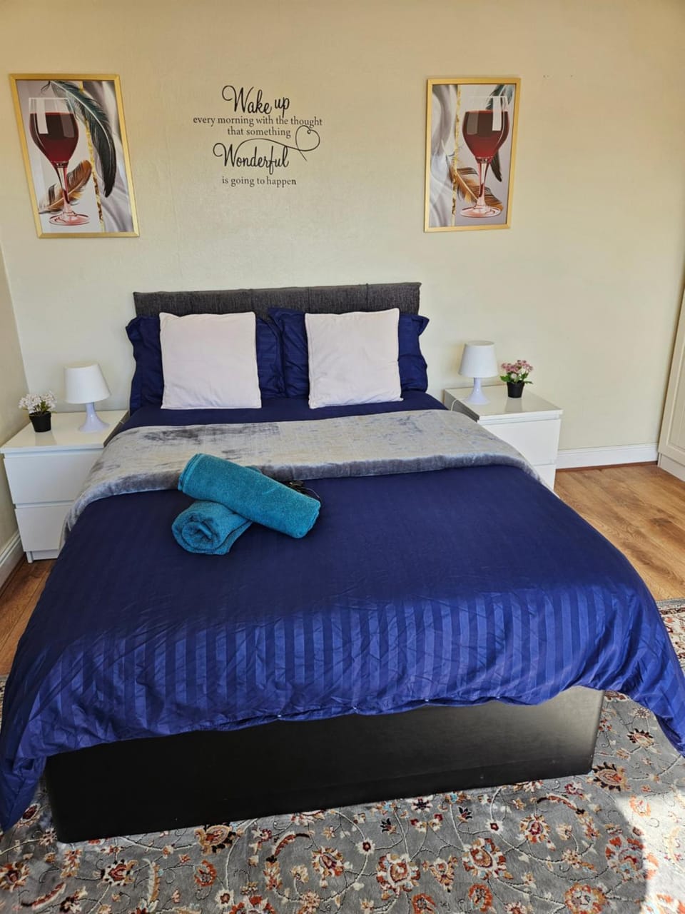 Homely double bed, TV, Wi-Fi and garden Bed and Breakfast in Leeds