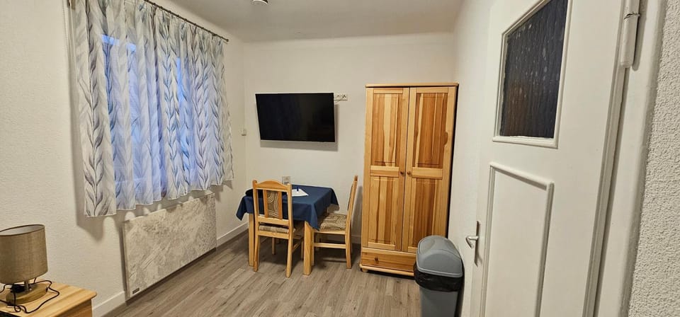 TV and multimedia, Dining area