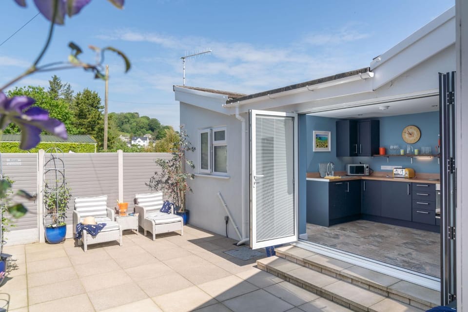 LLANSTEFFAN - Flora a Fabulous apartment for 2 Apartment in Llansteffan