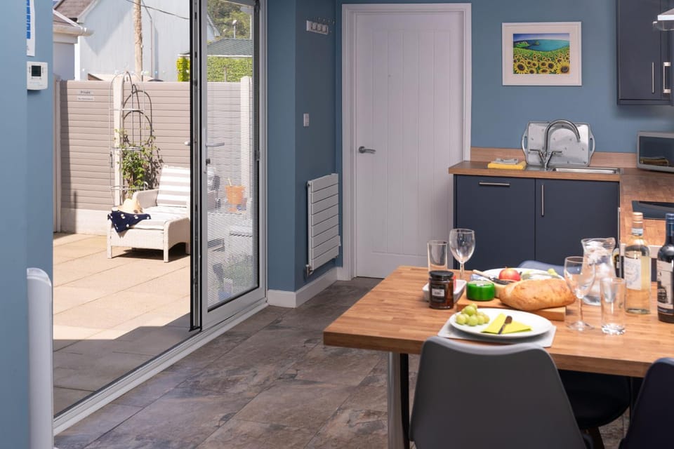 LLANSTEFFAN - Flora a Fabulous apartment for 2 Apartment in Llansteffan