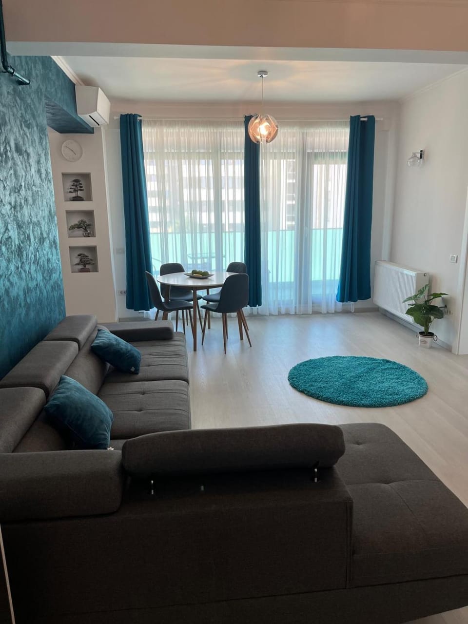 Living room, Seating area, air conditioner