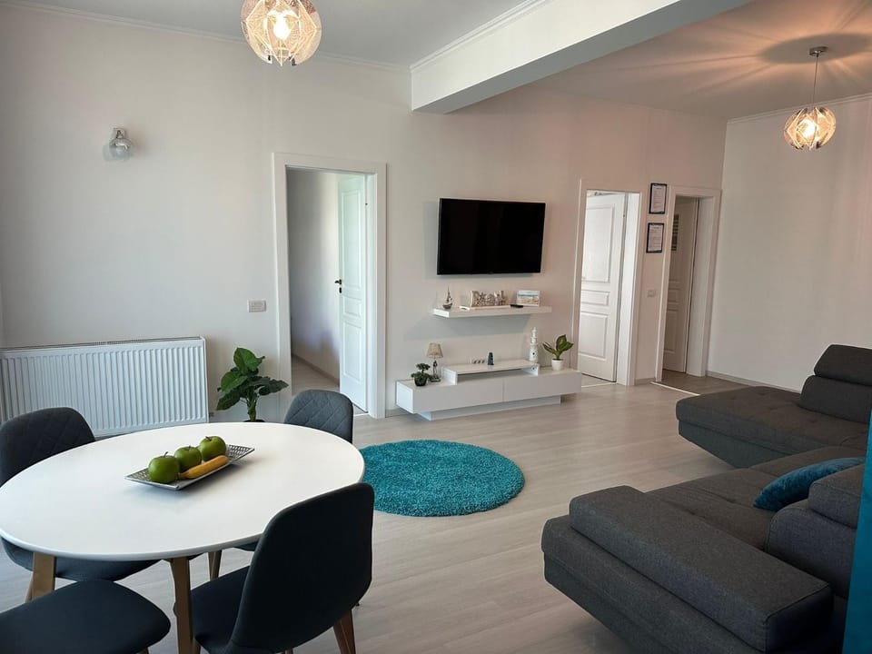 Communal lounge/ TV room, TV and multimedia, Living room, Seating area