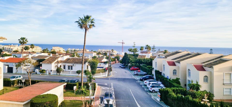 Day, Neighbourhood, Sea view, Location