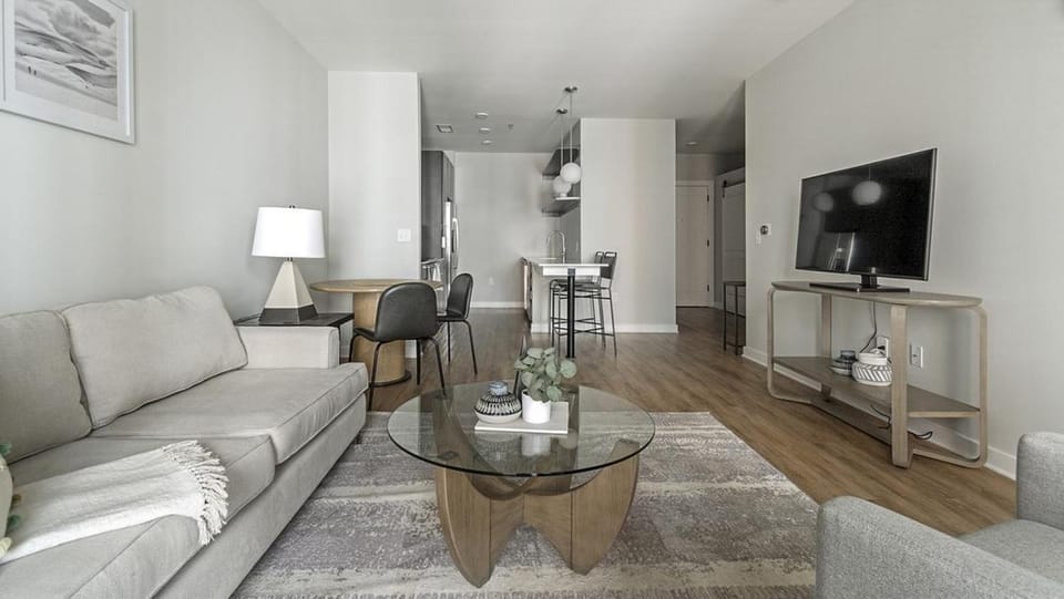 Landing at Foster on the Park - Studio in Downtown Apartment in Durham