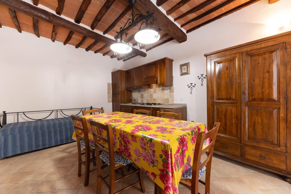 Kitchen or kitchenette, Living room, Seating area, Dining area, wardrobe