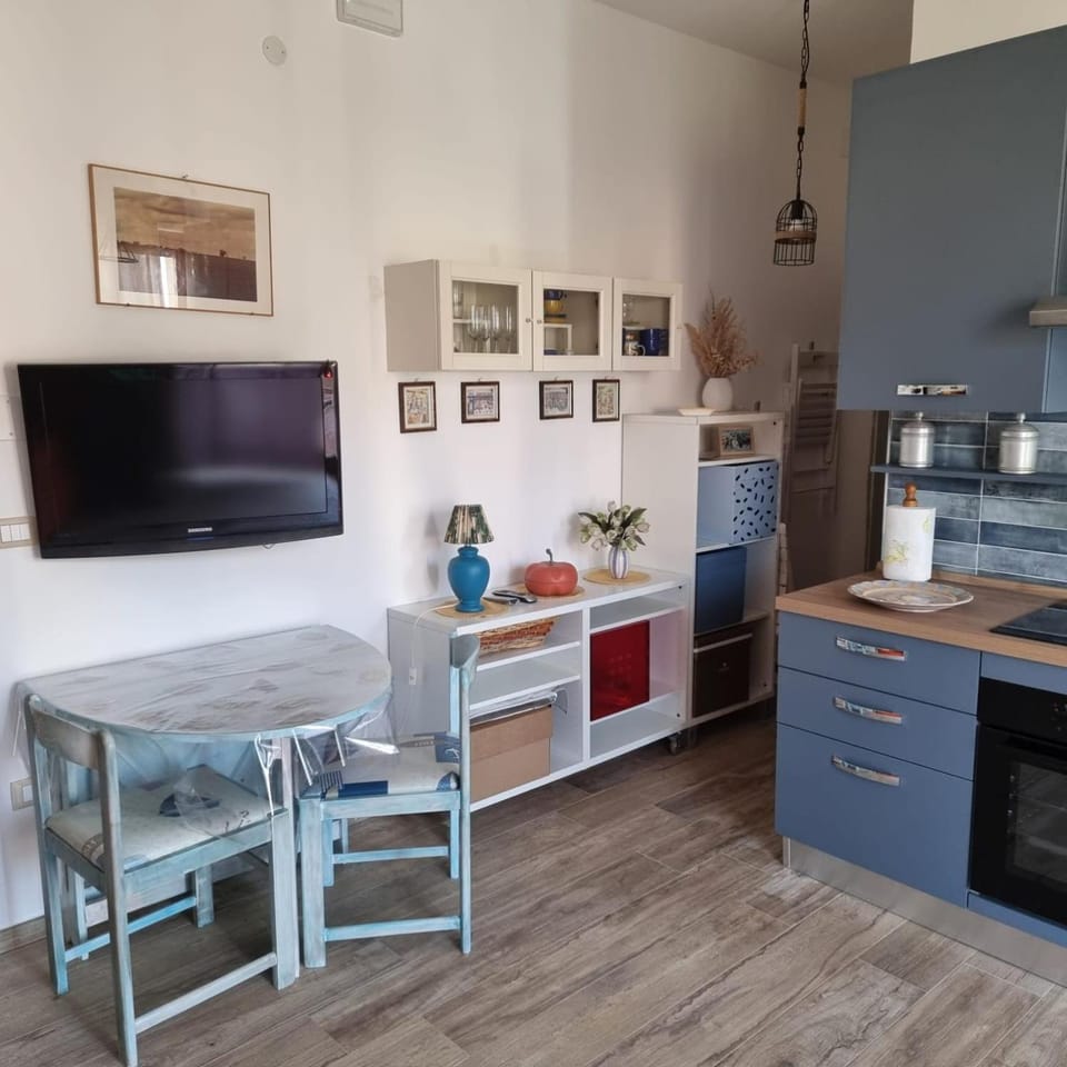 TV and multimedia, Kitchen or kitchenette, Dining area