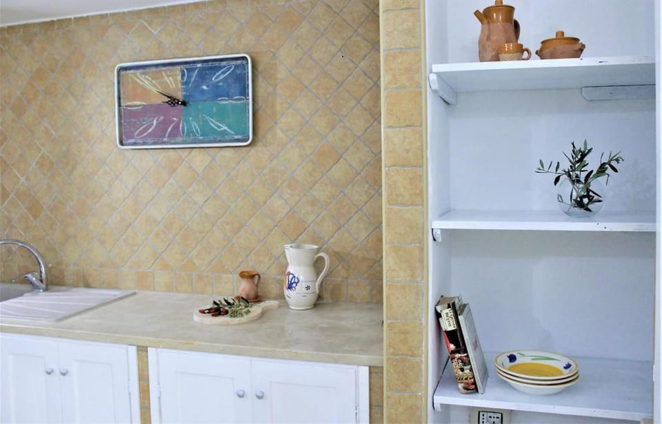 Kitchen or kitchenette, Decorative detail
