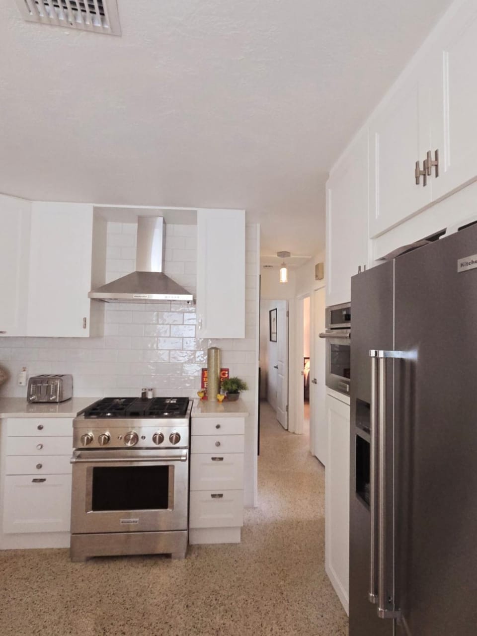 Kitchen or kitchenette, oven, stove